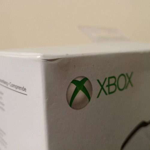 Xbox One 1708 White Wireless Controller new, sealed