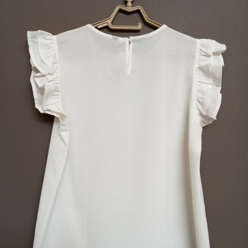 White blouse with ruffles and pearl back, L/XL