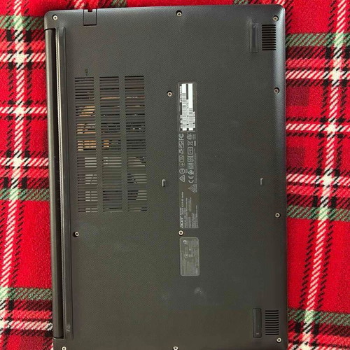 Acer Aspire 3 A315-55G-707N laptop like new, Intel Core i7, 8GB RAM, 512GB SSD