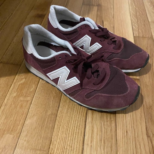 New Balance sneakers used, eggplant color, size 38