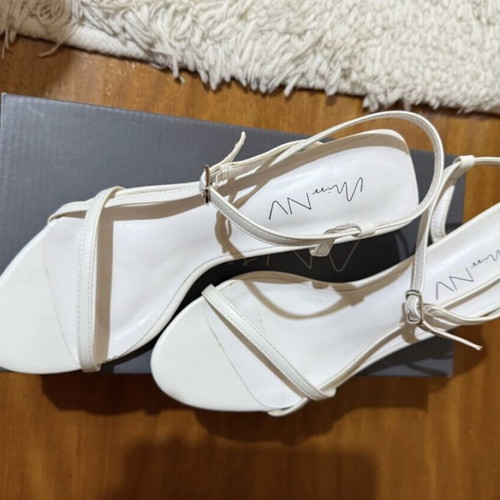 Envie white sandals with unique heel