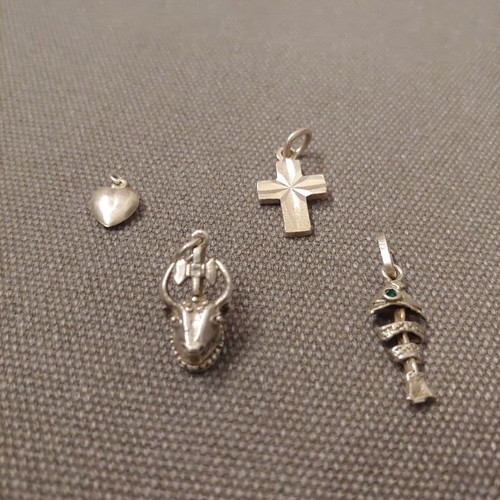 Vintage silver pendants pack of 4, like new, 70s
