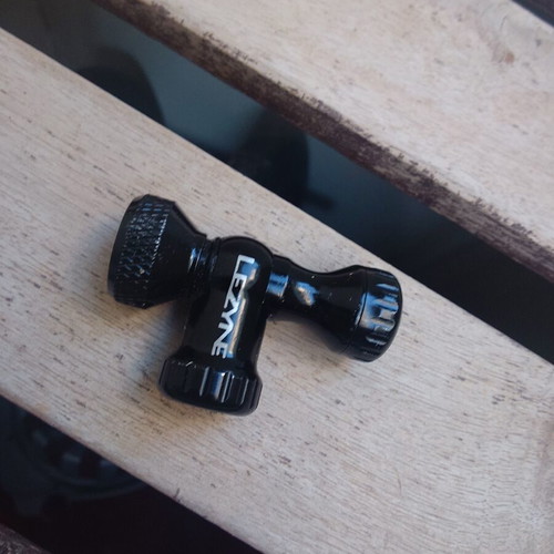 Lezyne CO2 Pump Head like new, black aluminum CNC