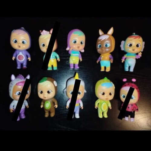 Crybabies figures set of 6 with houses and accessories like new
