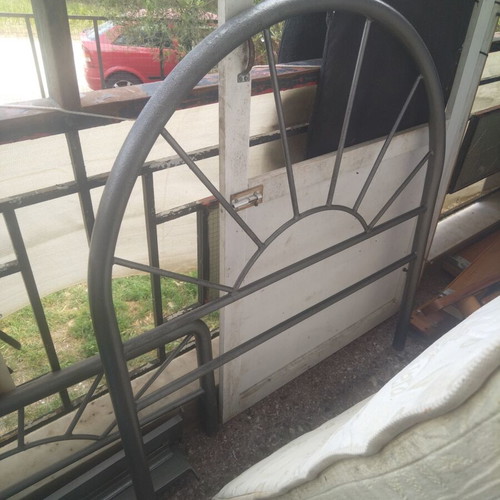 Iron bed frame used, 99×1.90 m, low height 16 cm