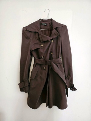 Paranoia brown trench coat like new with adjustable belt