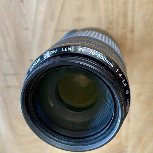 Canon EF 70-300mm f/4-5.6 IS USM lens like new