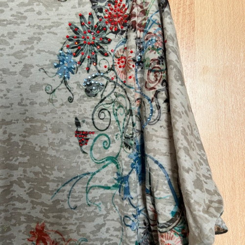 Vergi blouse one size like new with special handmade details and rhinestones
