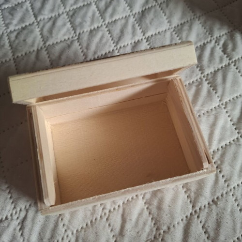 Wooden box with laser lion design