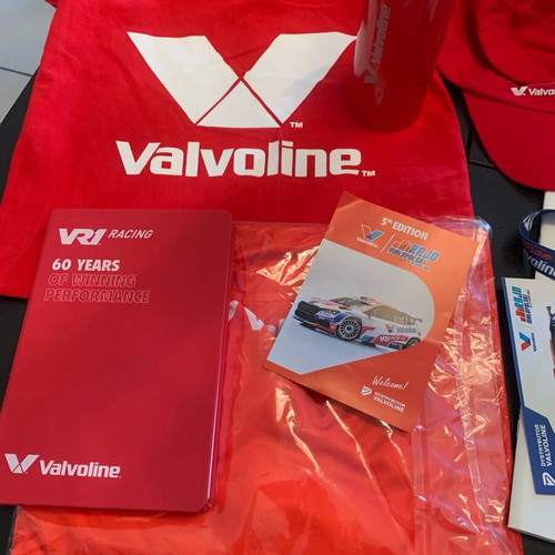 Valvoline 60th Anniversary VR1 Racing Set new