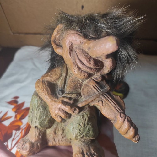Ny Form Original 1980s Norwegian Handmade Fiddler Troll 17cm ύψος καινούριο με ετικέτα