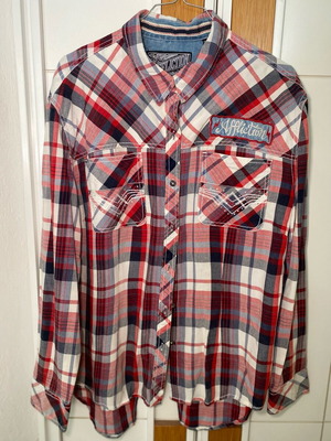 Affliction flannel πουκάμισο καινούργιο, τρίχρωμο με ιδιαίτερο σχέδιο, μέγεθος M