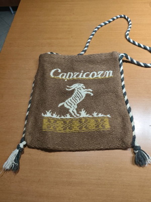 Wool shoulder bag like new with Capricorn zodiac