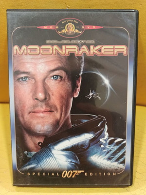Moonraker 007 DVD like new with subtitles