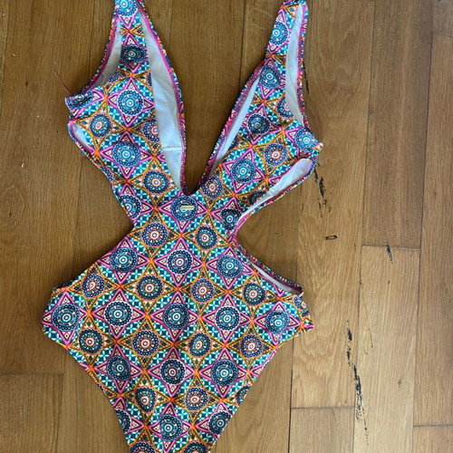 Volcom pink one-piece swimsuit size M like new