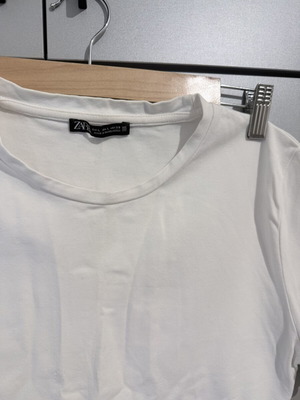 Zara cropped t shirt άσπρο μέγεθος L σαν καινούργιο