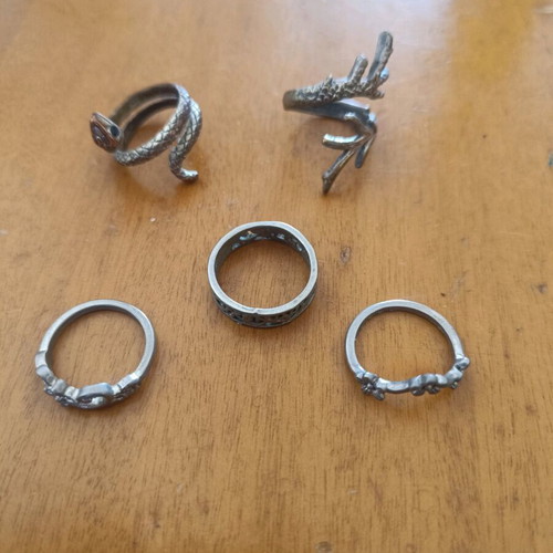 Set of 5 vintage boho animal style rings used