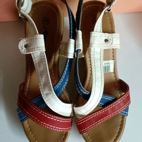 Adam's Shoes Summer Platform Sandals Size 36 Like New