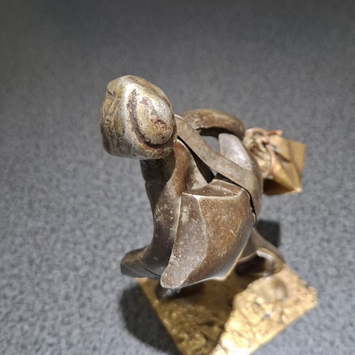 Handmade bronze vintage figure sculpture like new