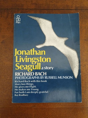 Jonathan Livingston Seagull Richard Bach, like new condition