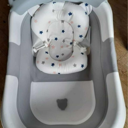 Foldable baby bath with thermometer and pillow