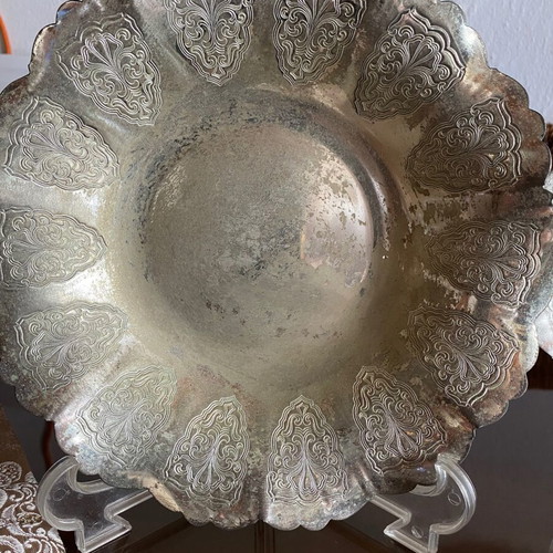 Vintage decorative bowls set of 2 used with engraved design