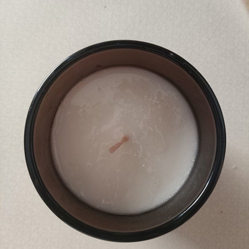 Molton Brown Delicious Rhubarb and Rose candle new 190gr