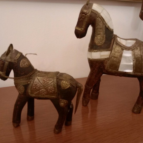 Wooden ebony horses with brass like new, vintage set of 3