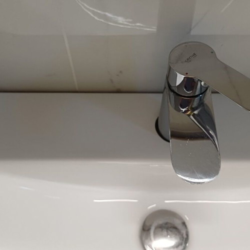 Bathroom cabinet City 01 with Grohe Start Clova S faucet like new, white lacquer