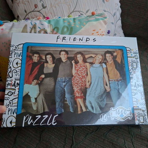 Friends puzzle new, 1000 pieces collectible