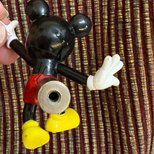 Set of six collectible Mickey Mouse and Donald Duck knobs like new