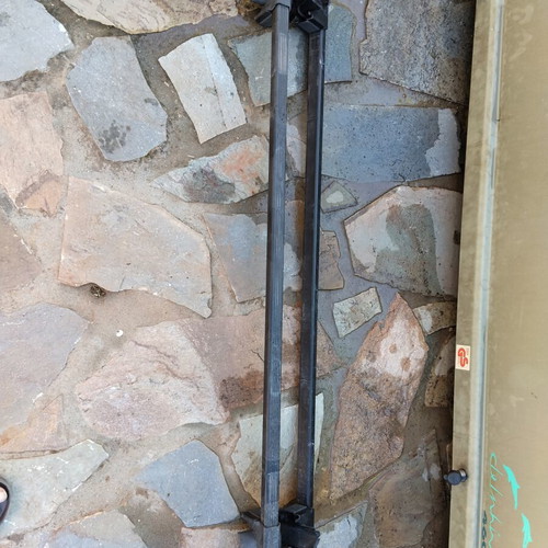 Kamei Delphin 460 roof box used with Thule roof bars