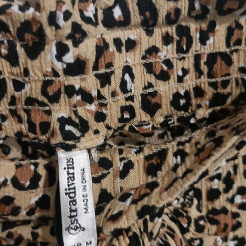 Stradivarius leopard print shorts like new with belt and elastic