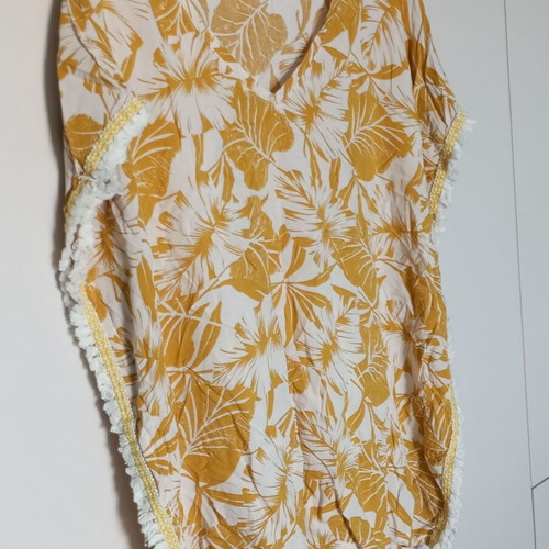 Blouse Simple Fashion like new, white and orange, one size