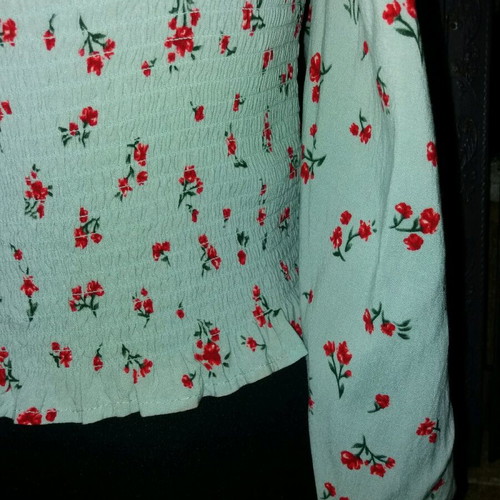 Blouse made of viscose with bell sleeves, like new, turquoise, sizes S M
