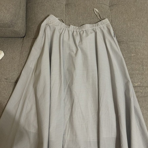 Uniqlo long skirt with pockets, lightweight