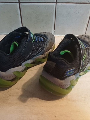 Skechers S-Lights kids shoes with lights, used, size 27, black and green