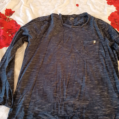 Long-sleeve shirts like new, pack of 3, size L, multicolor