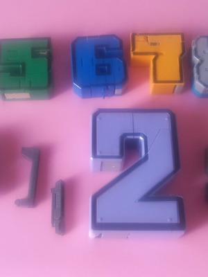 Numbers transformers used educational toy
