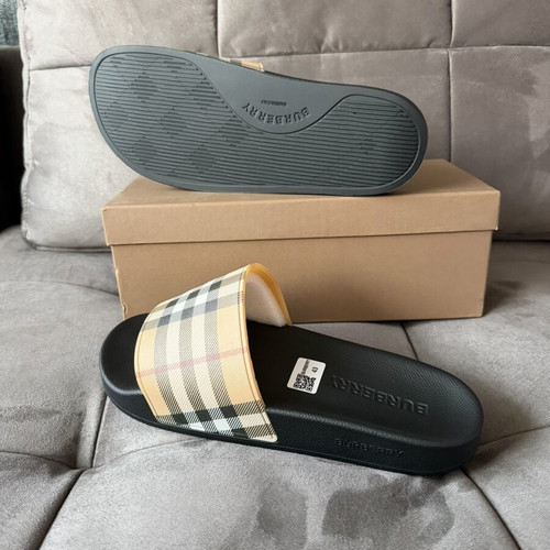 Burberry men slippers new, beige and black, sizes 43-45