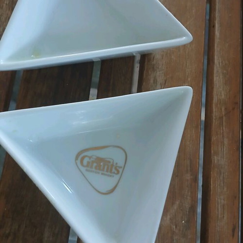 Nut bowls Grant's like new, set of 2