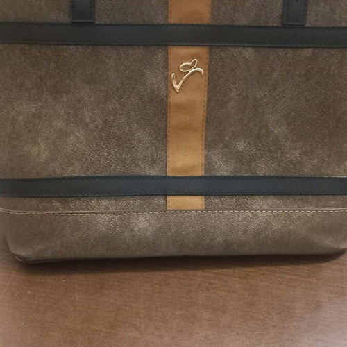 Veta women's handbag used, with three inner compartments