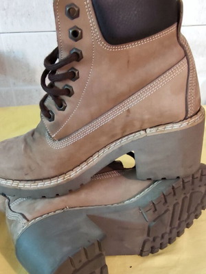 Women's leather boots castor size 40 like new