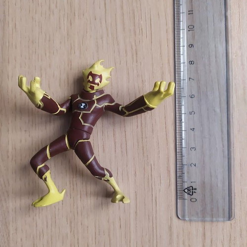 Ben 10 Heatblast figure 7 cm like new with movable parts