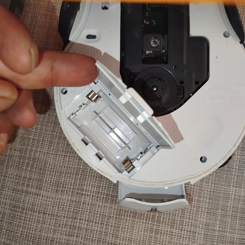 Sony Walkman D-SJ301 CD player S2 G, working
