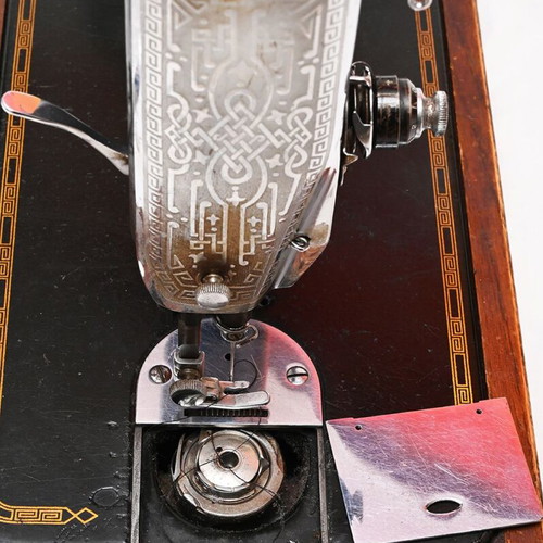 Singer sewing machine from 1960s used with wooden case