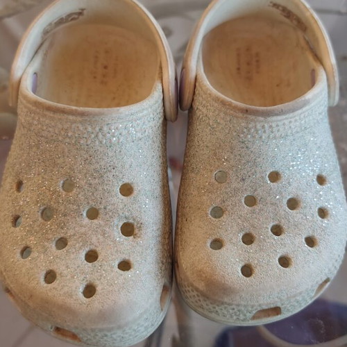 Crocs size 7