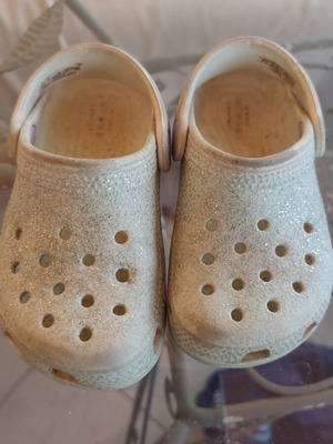 Crocs size 7