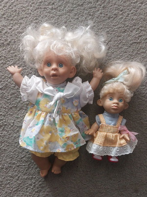 Vintage dolls used, pack of 2 with blue eyes and blonde hair