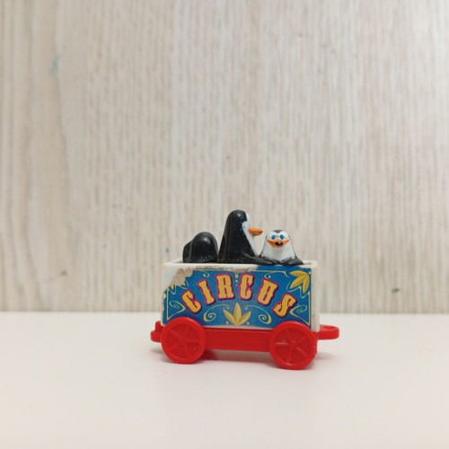 Kinder Surprise Joy Madagascar Figures used, miniatures animals trains